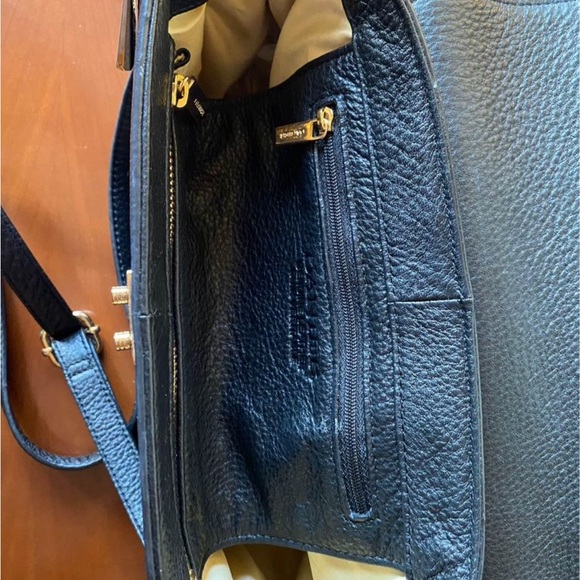 Danier Leather Structured Crossbody Purse - Picture 6 of 10